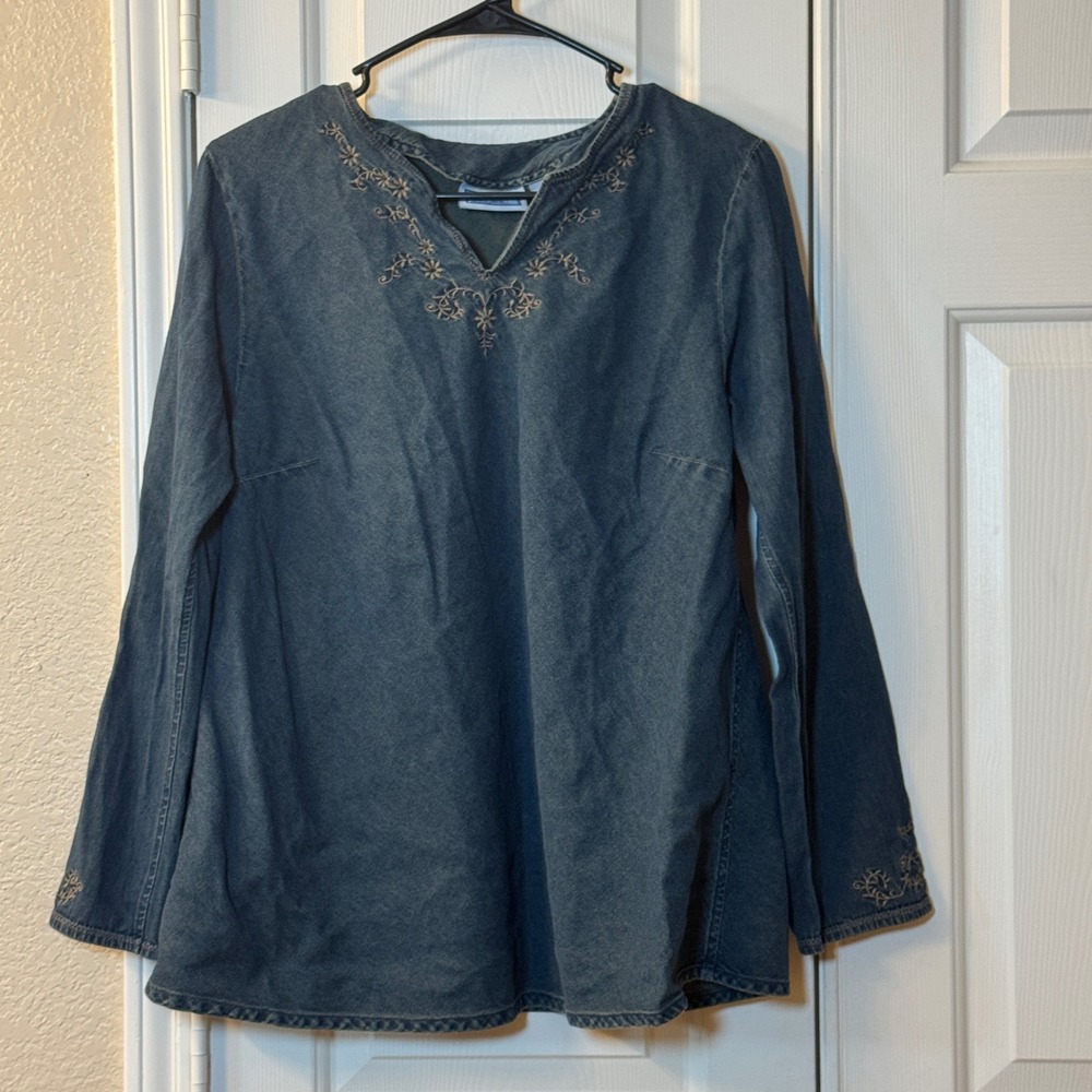 Baby and Me‎ Denim Maternity Long Sleeve Tunic Top w/Tan Floral Embroidery Sz M